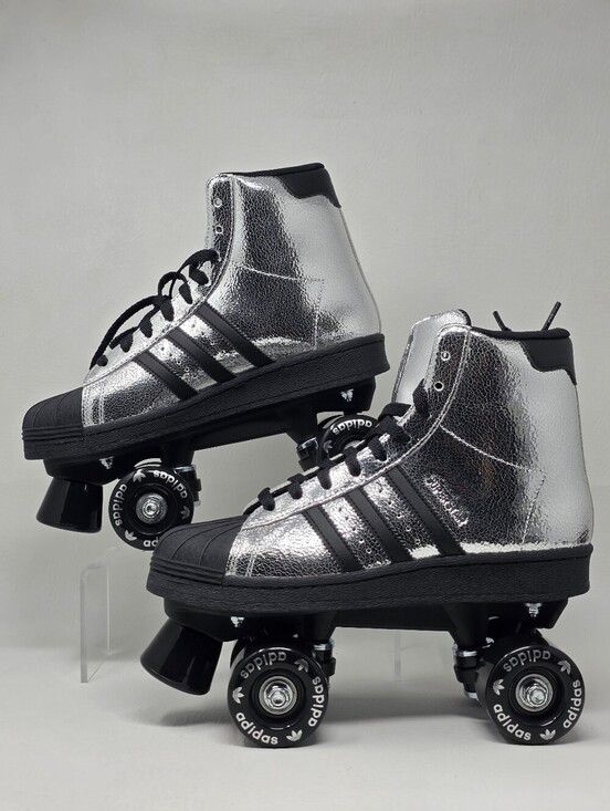 adidas Shoes - Adidas Superstar 82 Roller Skate Silver Metallic Black JH5522 Women Size 7.5 New